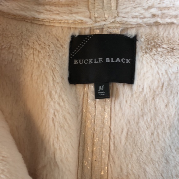 Buckle  Jacket - Picture 6 of 11